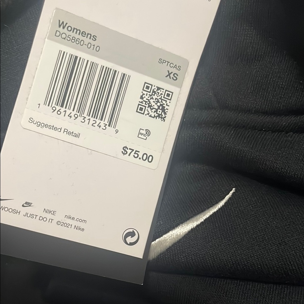 Nike Classic Black Pullover Hoodie - Picture 2 of 2